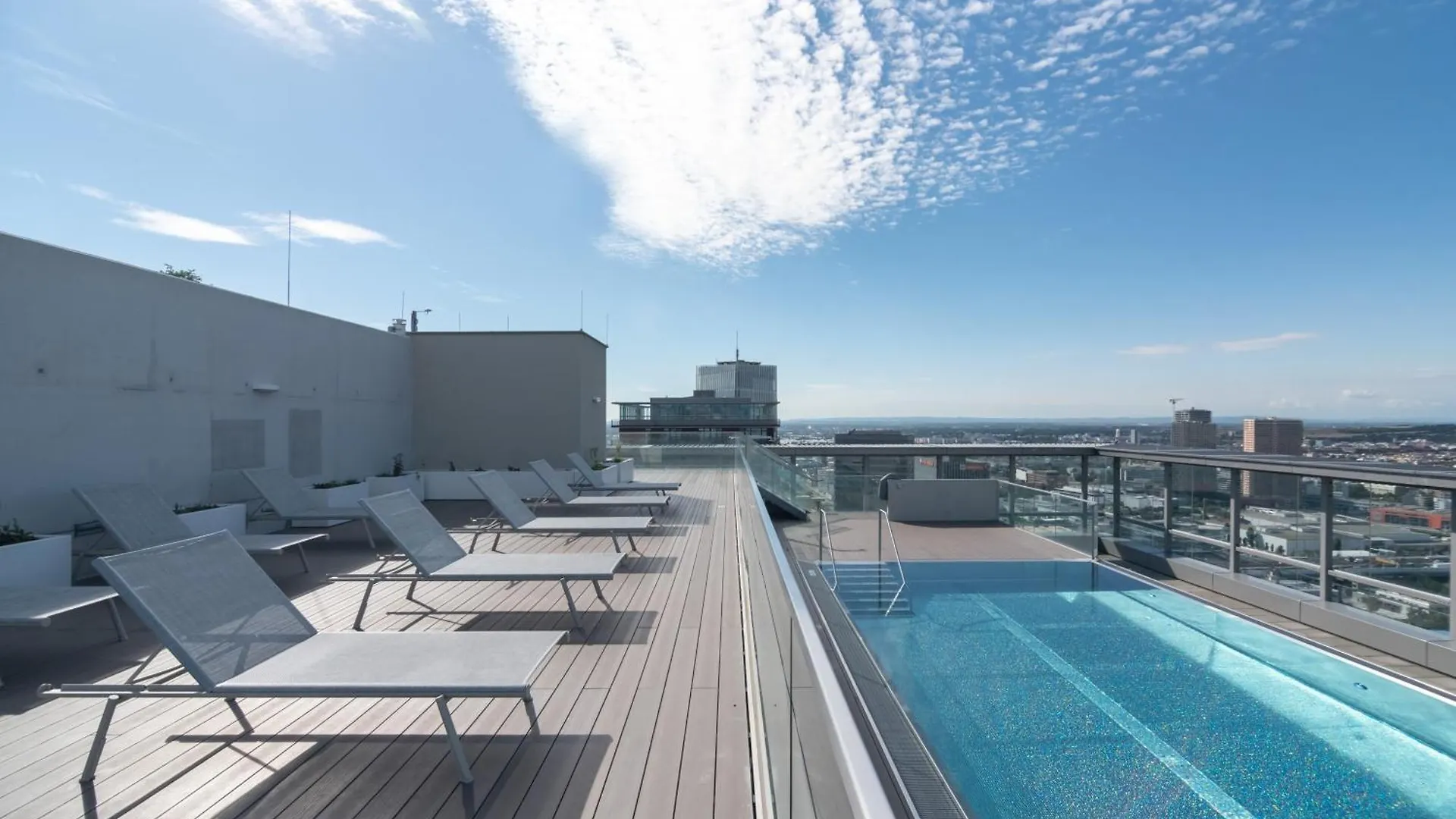 Hoch Hinaus - Pool Am Dach, Rundum Balkon Mit Traumaussicht Apartment Vienna