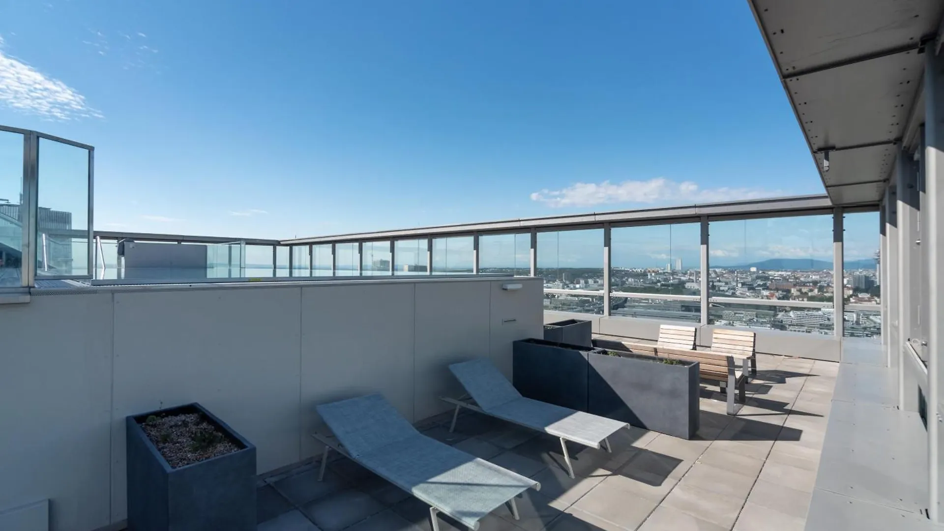Hoch Hinaus - Pool Am Dach, Rundum Balkon Mit Traumaussicht Apartment Vienna